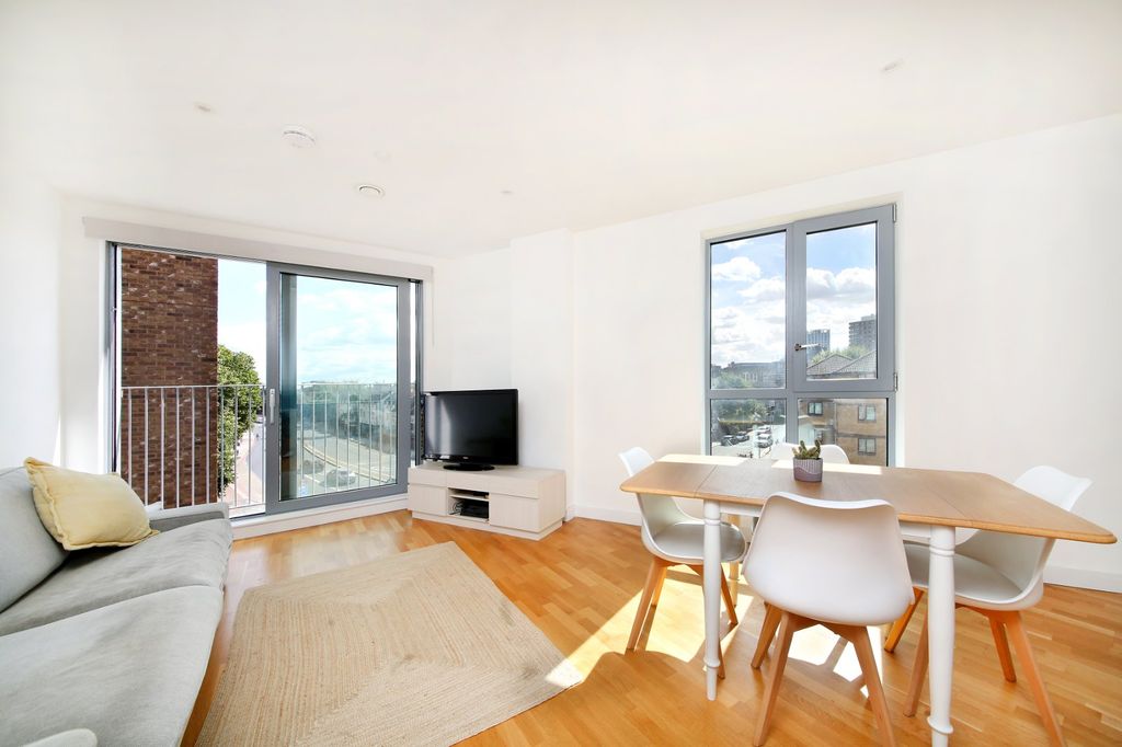 Property photo 1 of 11