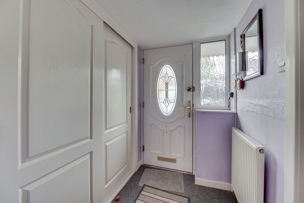 Property photo 2 of 28