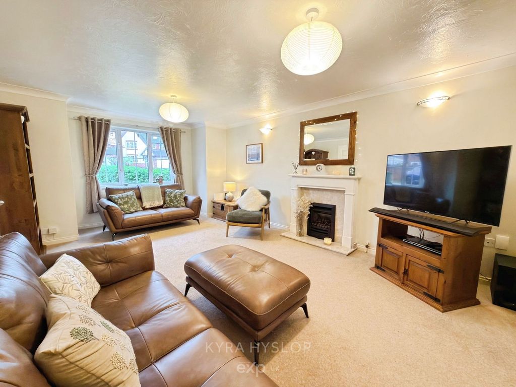 Property photo 3 of 17