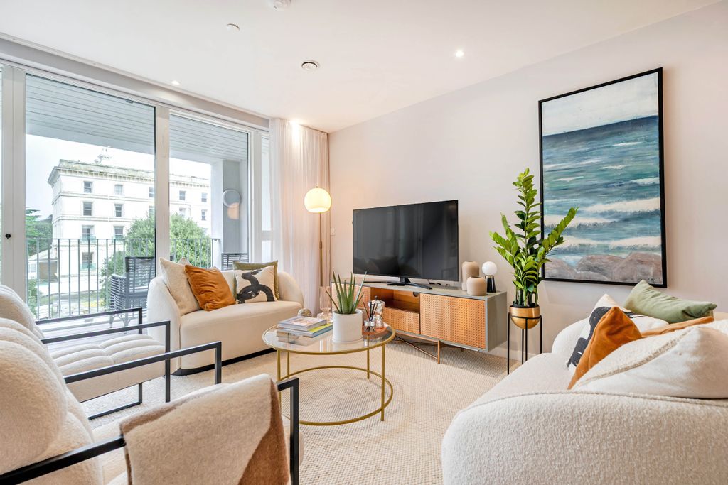 Property photo 2 of 12 Photo 2