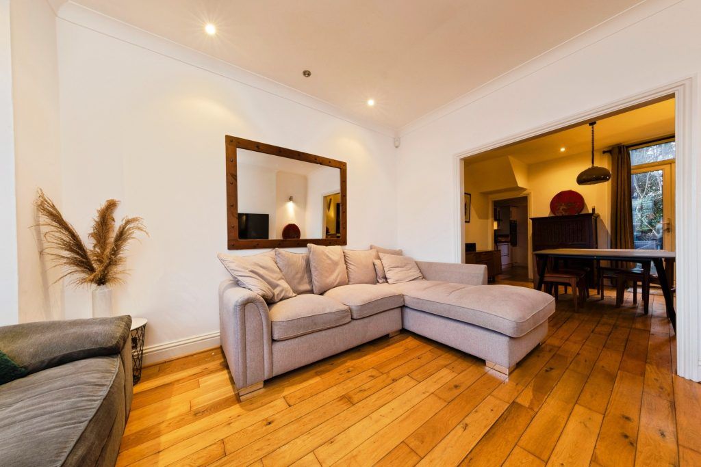 Property photo 3 of 25