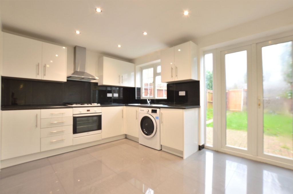 Property photo 2 of 11 Kitchen / Diner