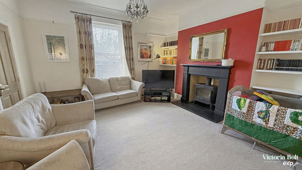 Property photo 2 of 17