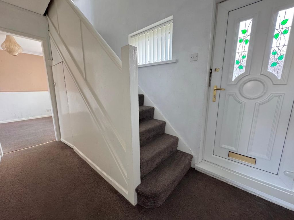 Property photo 2 of 13 F058B6c5-24ba-4c96-B617-ee76B0228F5F