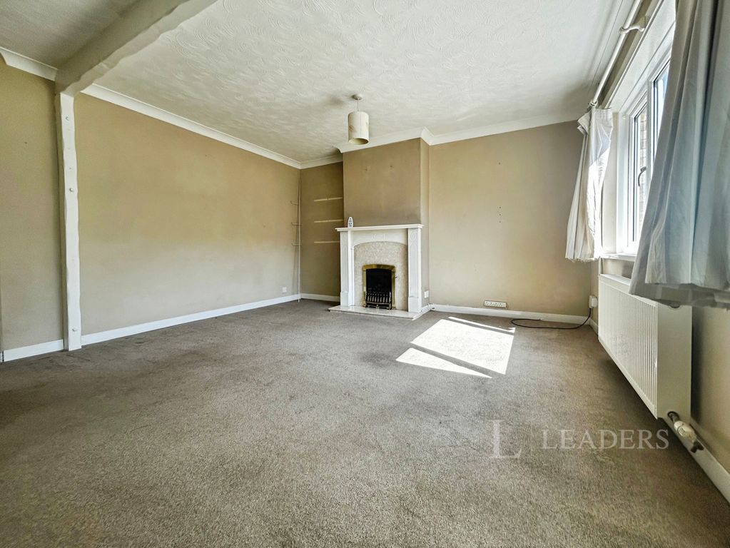 Property photo 3 of 11 Living Room