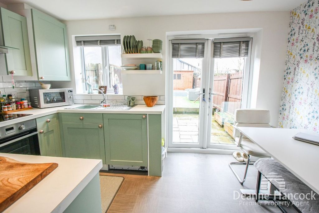 Property photo 2 of 14