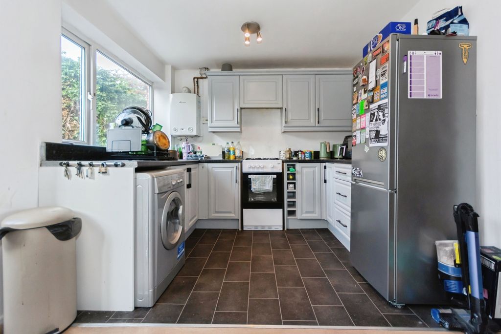 Property photo 2 of 17 Photo
