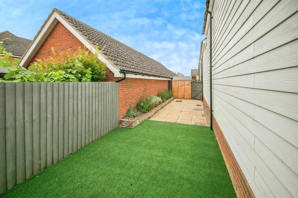 Property photo 3 of 15
