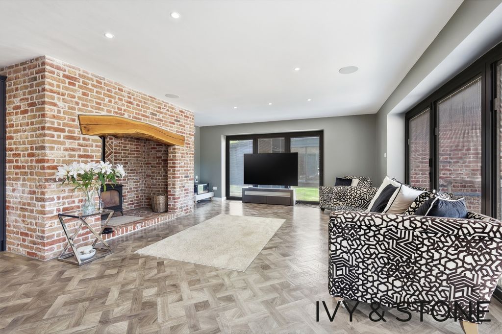 Additional image 7 of 3 bed detached house for saleChalk Lane, Harlow, Essex CM17