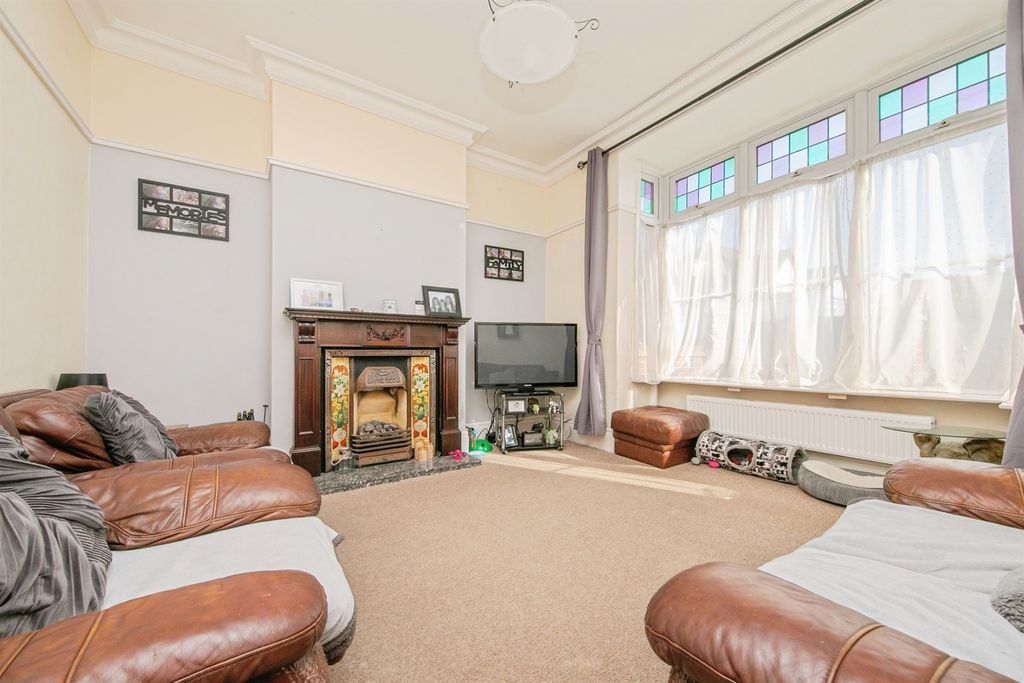 Property photo 3 of 19