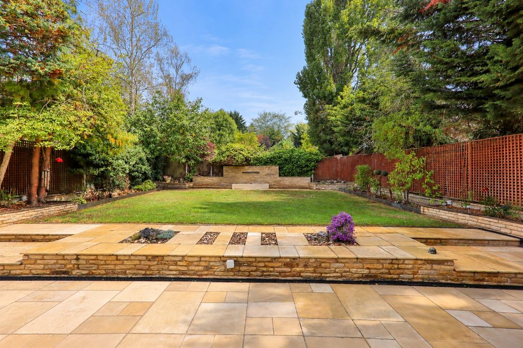 Property photo 2 of 38