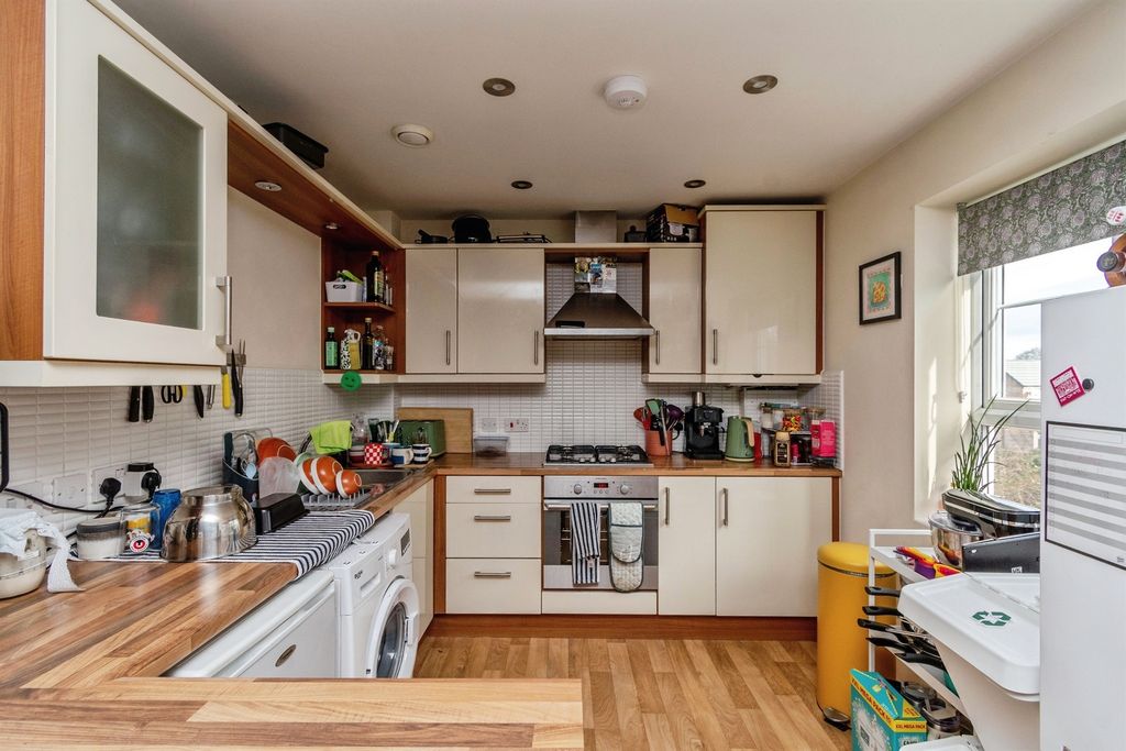 Property photo 3 of 13