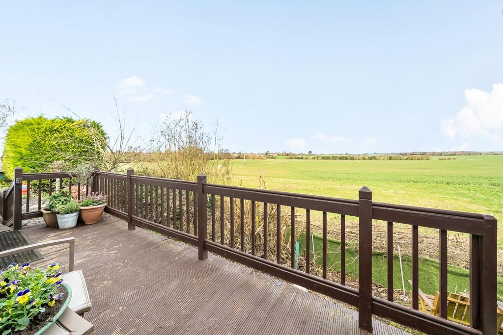 Property photo 2 of 17 Decking.Jpg