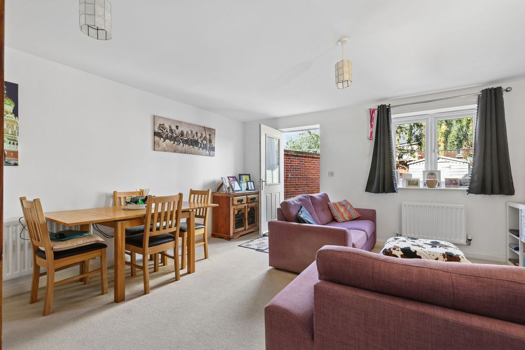 Property photo 3 of 25