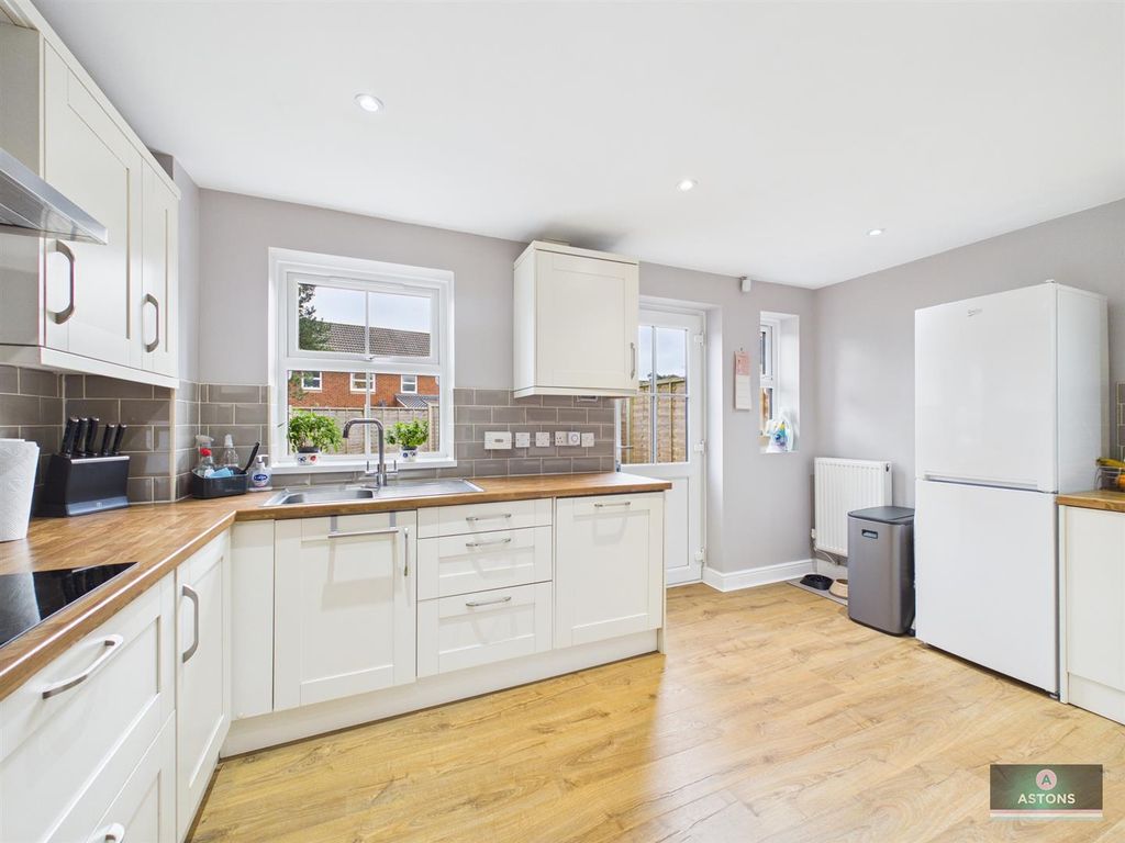 Property photo 2 of 17 Cam02067G0-Pr0176-Still016.Jpg