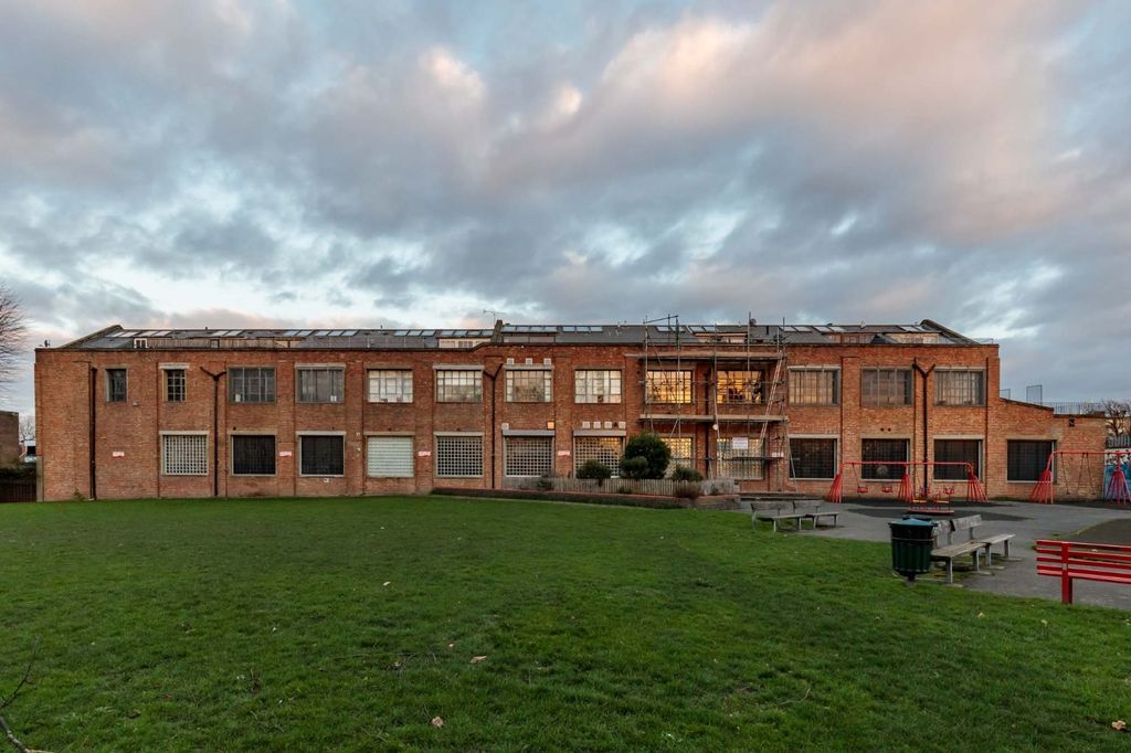 Property photo 1 of 22