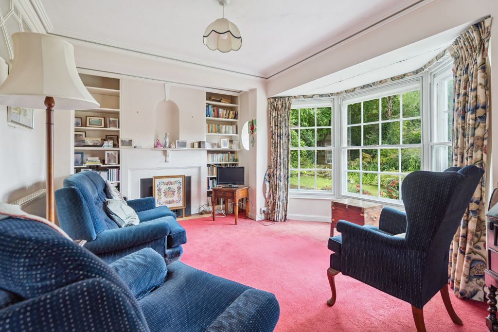 Property photo 3 of 12