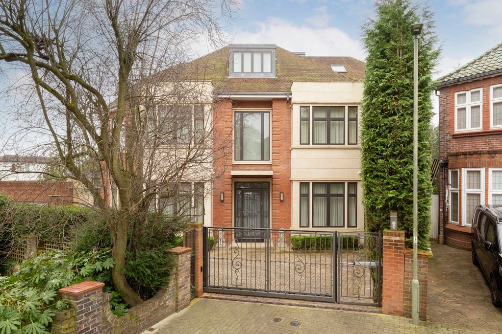 Property photo 1 of 25