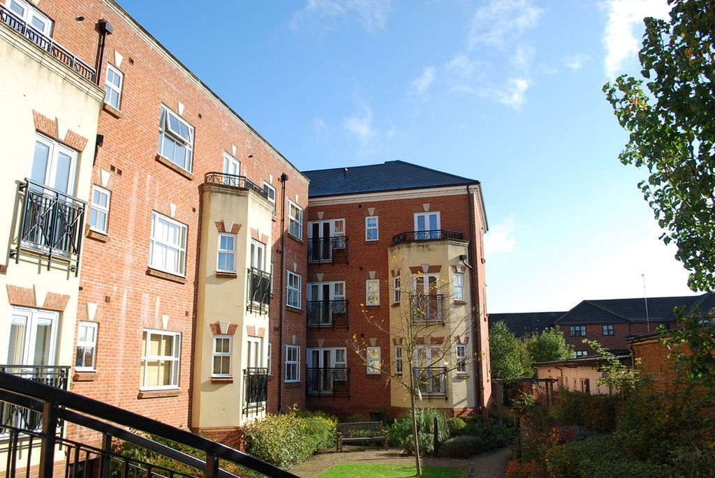 Property photo 3 of 11 Side View