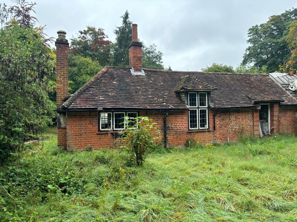 Property photo 2 of 19