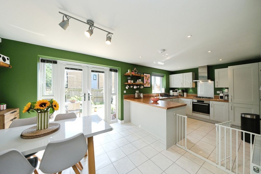 Property photo 3 of 21 Pbox-Img.Jpg