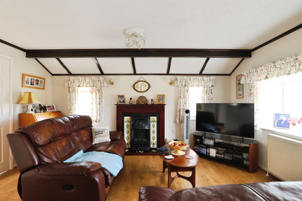 Property photo 2 of 27