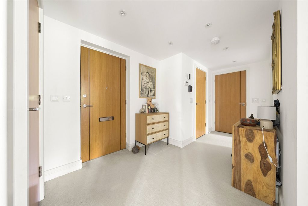 Property photo 2 of 10 Picture No. 24