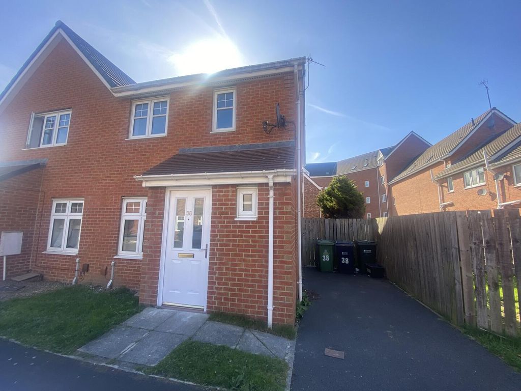 Property photo 1 of 11 Front (Exterior)