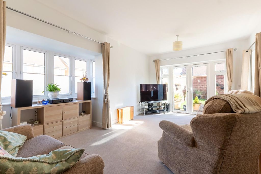 Property photo 2 of 17