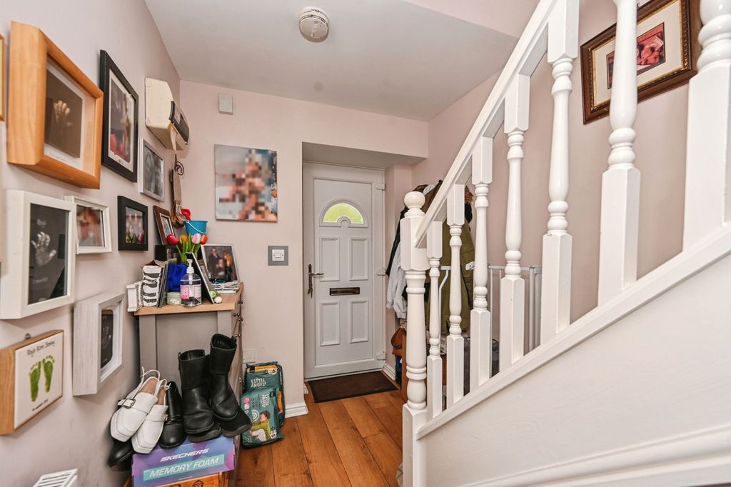Property photo 2 of 20 Pbox-Img.Jpg