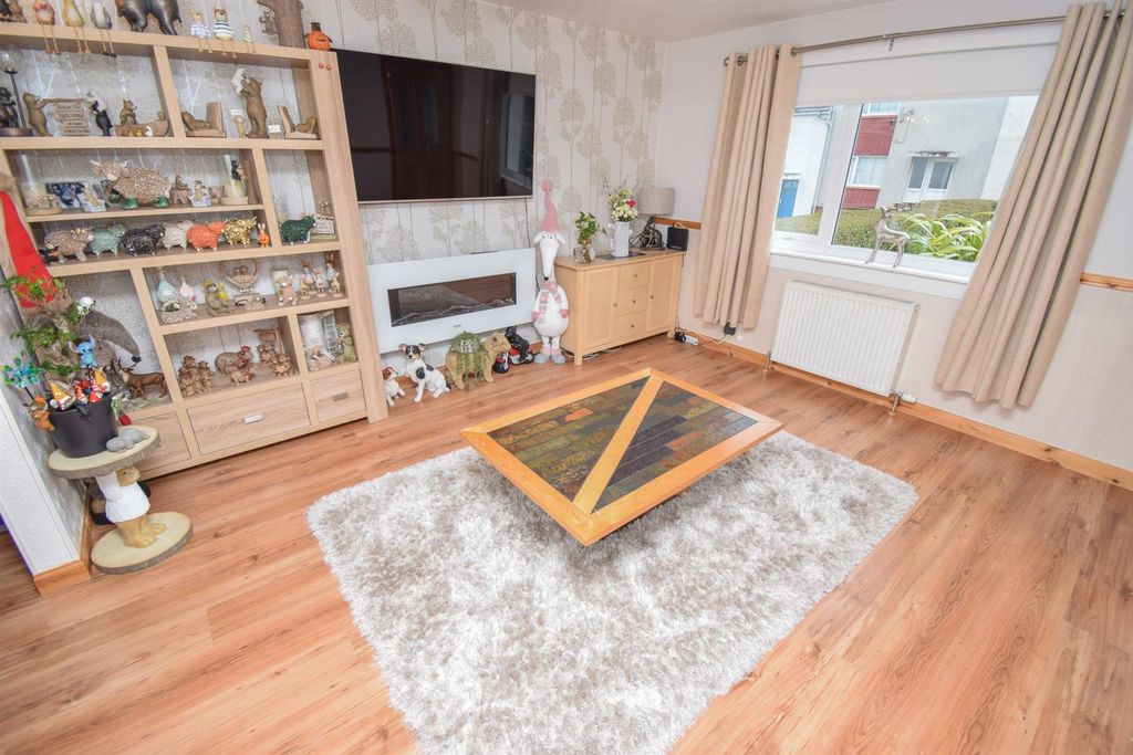 Property photo 3 of 18 Lounge-2.Jpg