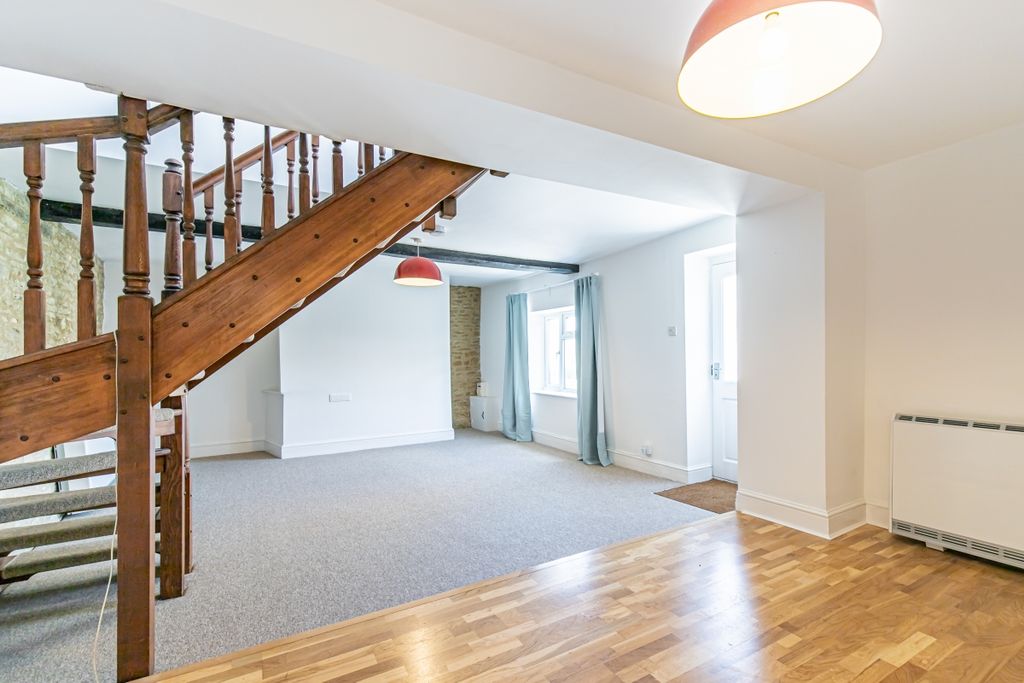 Property photo 2 of 9 134958