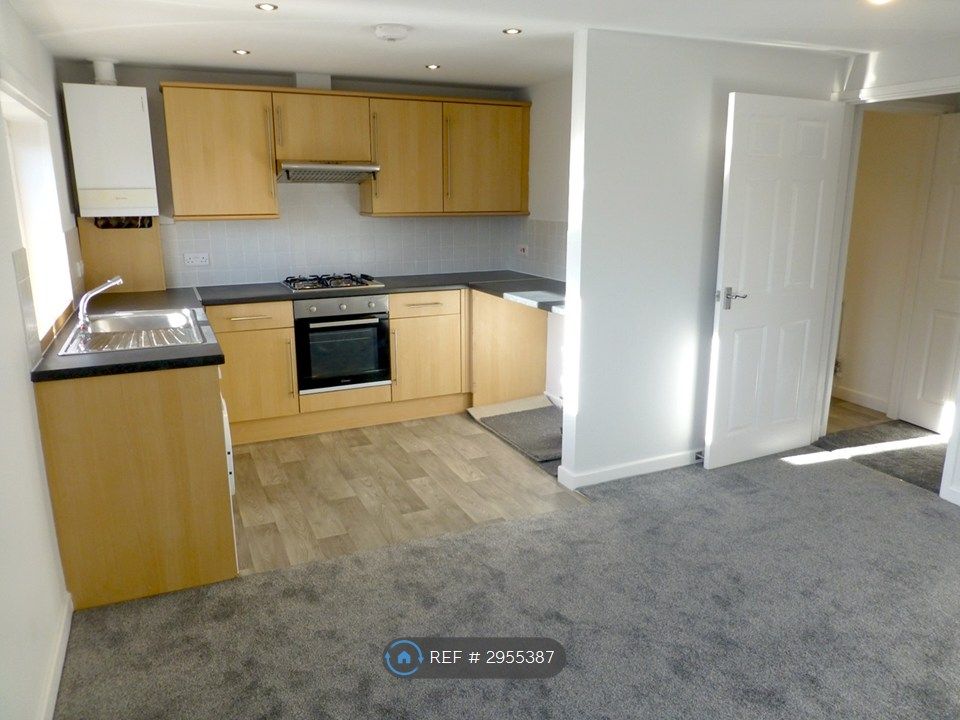 Property photo 3 of 13 Lounge - Kitchen