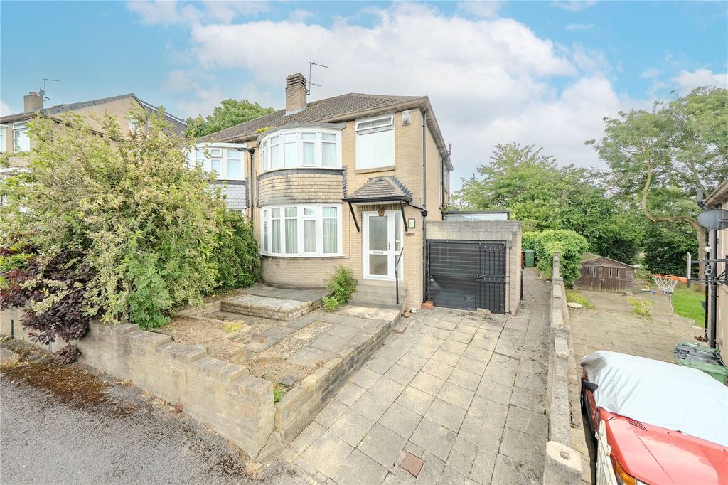 Property photo 1 of 17 Front