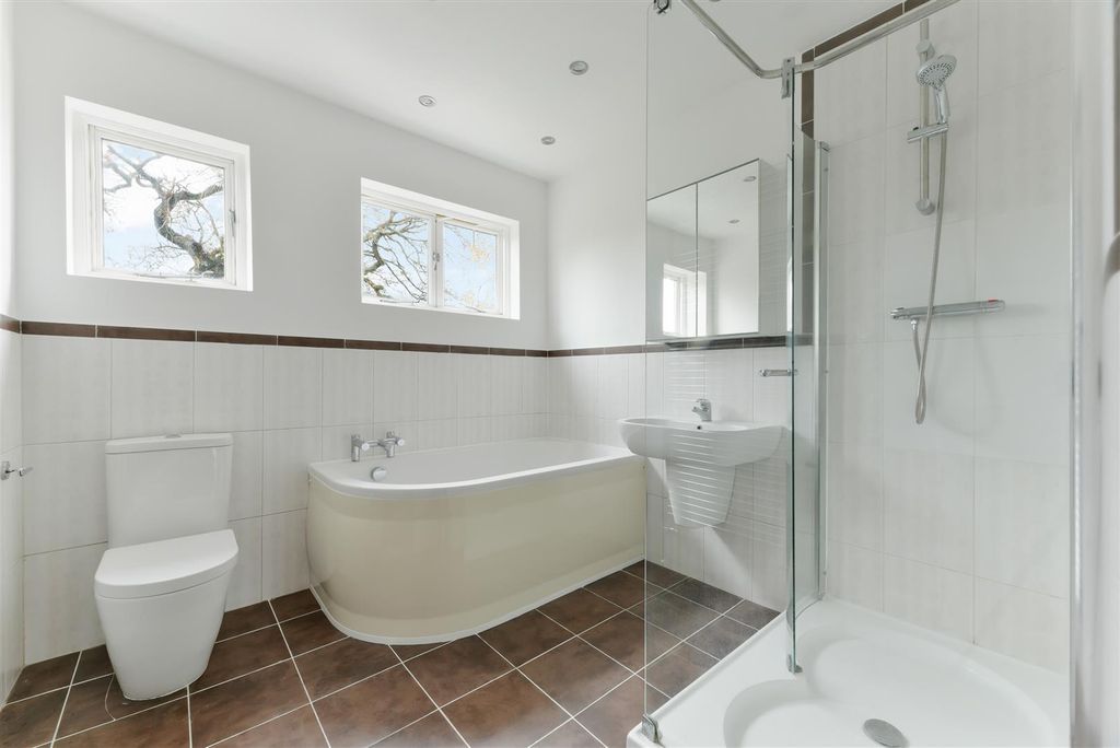 Property photo 3 of 12 4.Jpg