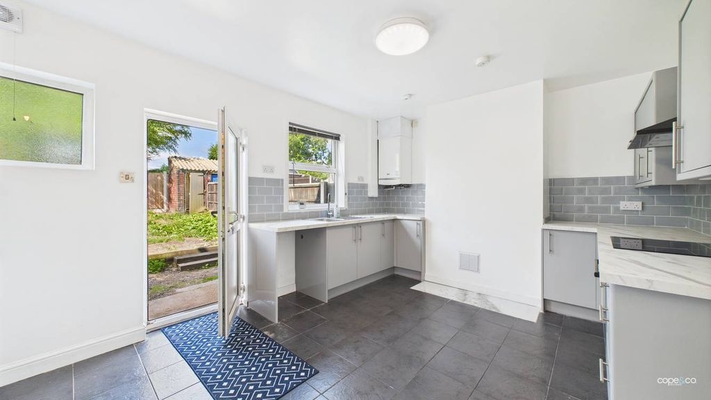 Property photo 2 of 14 4325274