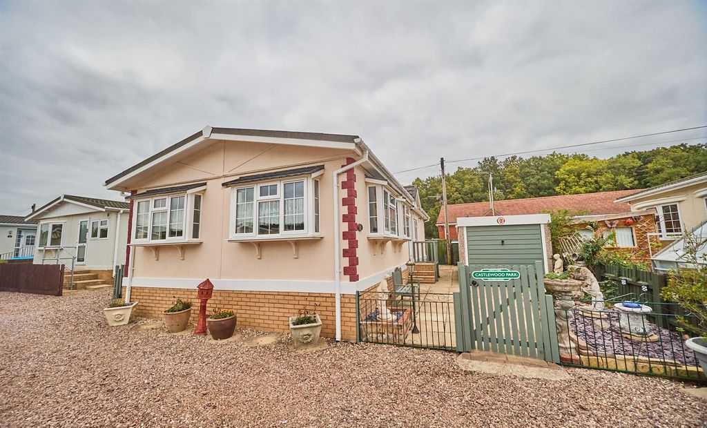 Property photo 1 of 10 Castlewood Park 8.Jpg