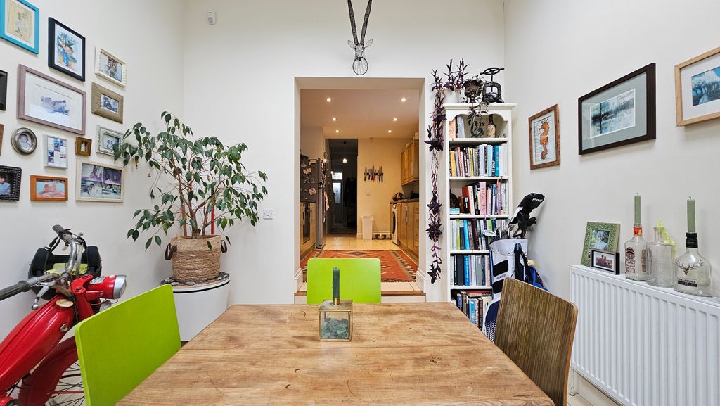 Property photo 2 of 15 Garden Room