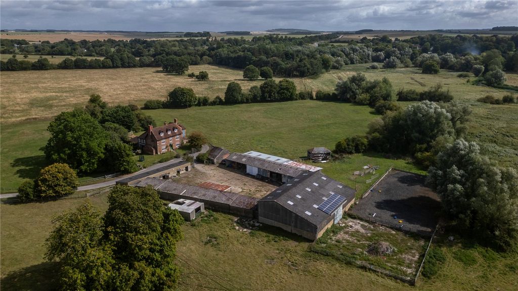 Property photo 1 of 18 Knighton Farm