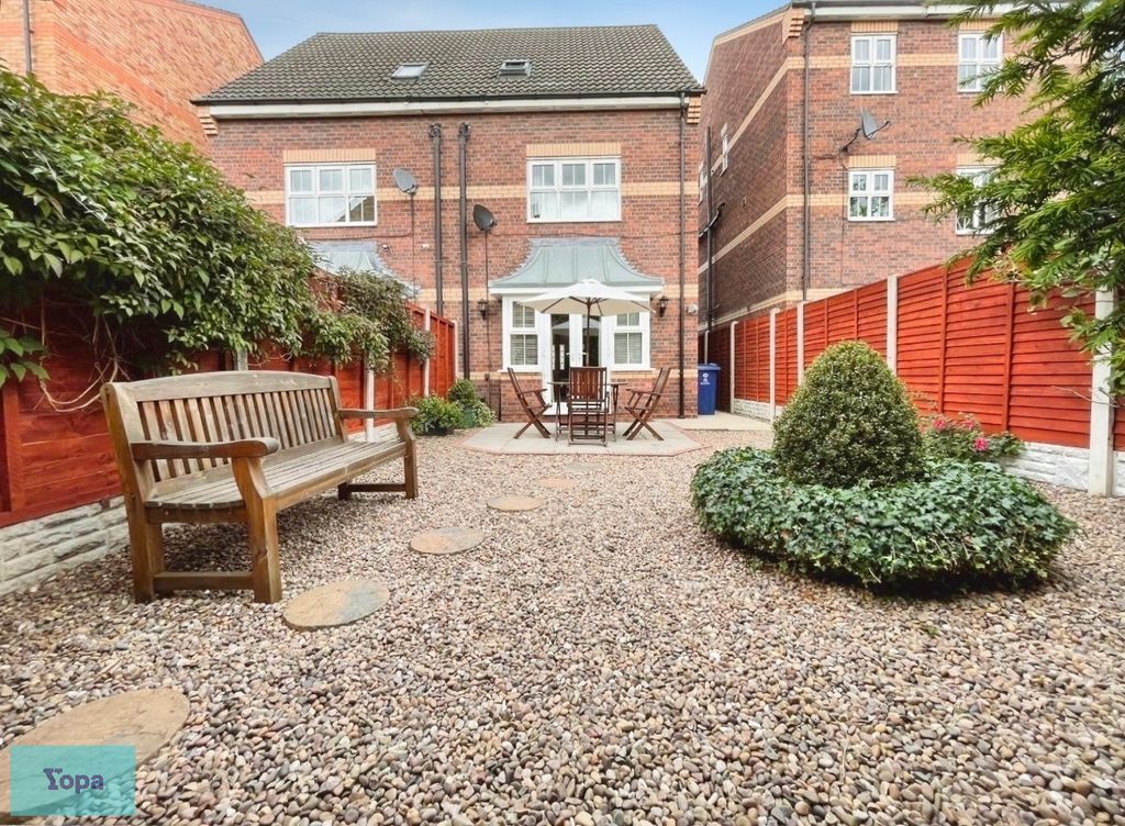 Property photo 2 of 18 6d86866A--4797-8Ea7-779073B38F02-11816-000002564E7928A7