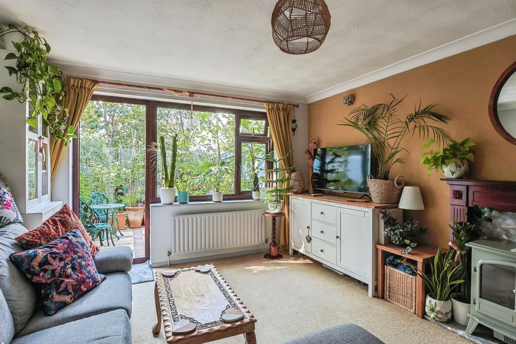 Property photo 2 of 17 Pbox-Img.Jpg