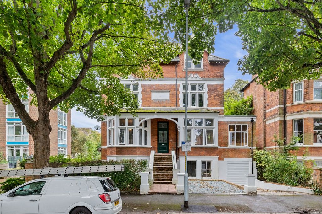 Property photo 1 of 17