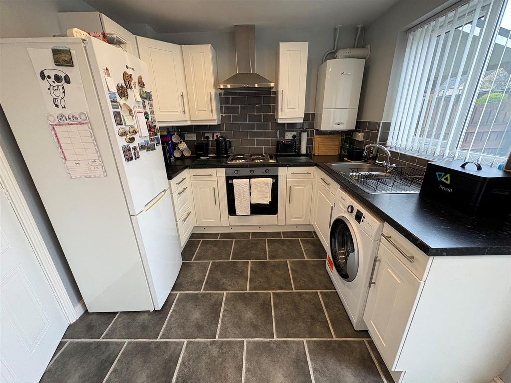 Property photo 3 of 16