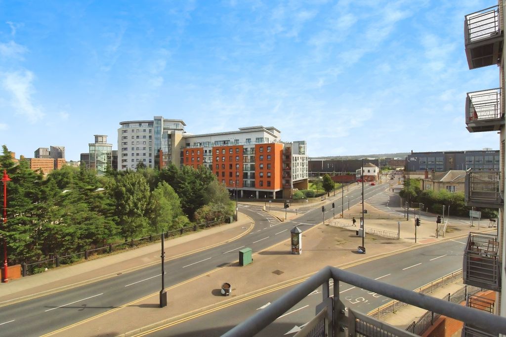 Property photo 1 of 11 Picture No. 17