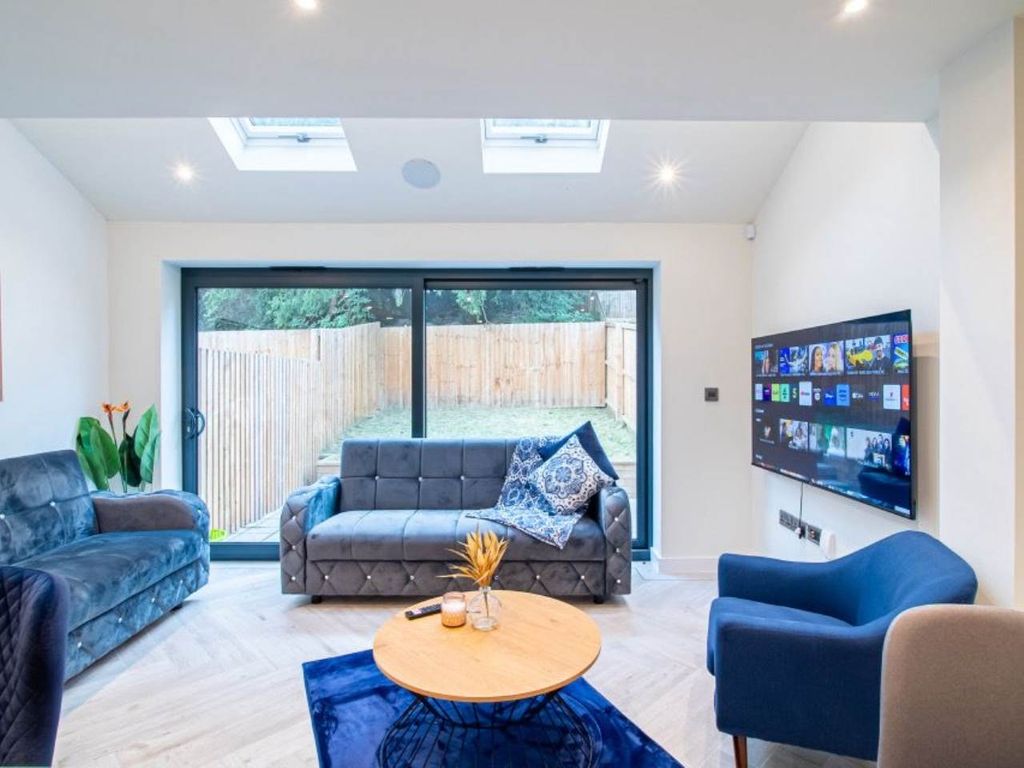 Property photo 3 of 11 5Ff9F965-3d1E-4c7E-8B5A-5B93cc6Ebe05