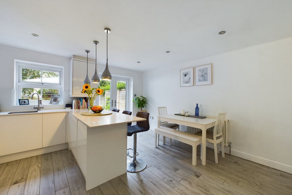 Property photo 3 of 23