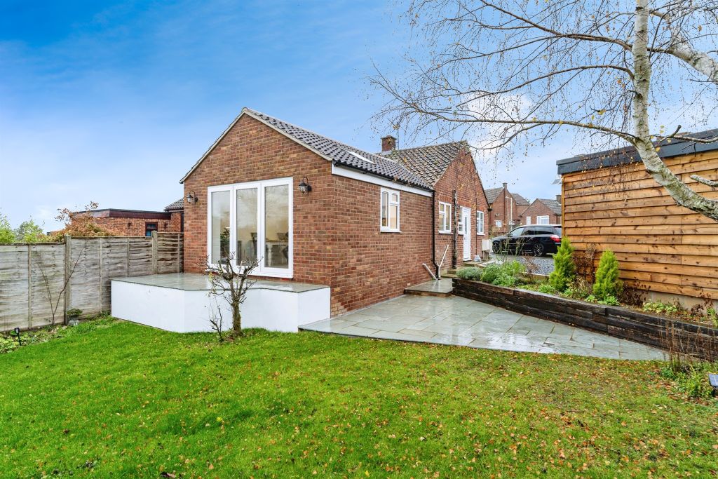 Property photo 2 of 17