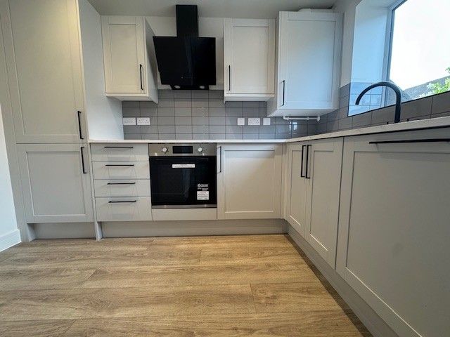 Property photo 3 of 16 Kitchen