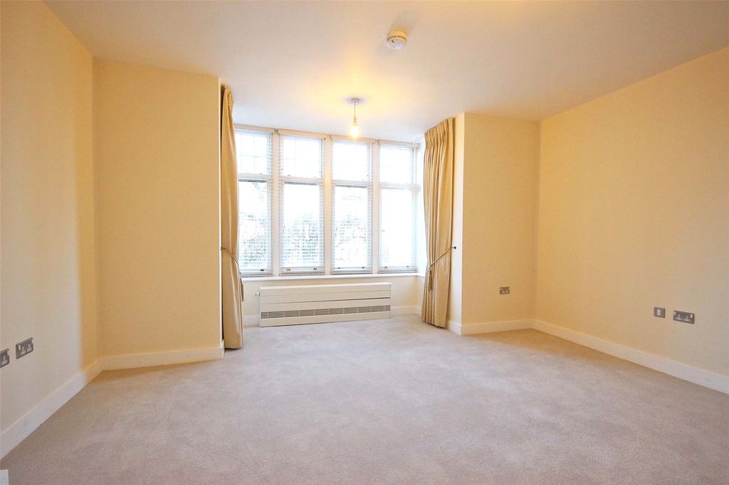 Property photo 3 of 22 Picture No. 23