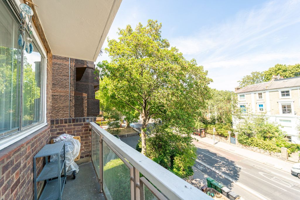 Property photo 2 of 8 Mba06312